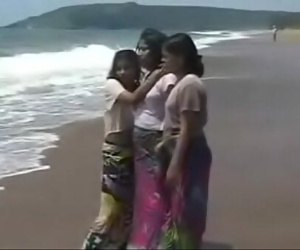 Indian Babe sex with tourist..